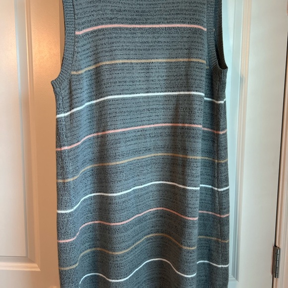 Cute sweater vest can be dressed up or down - Picture 2 of 3